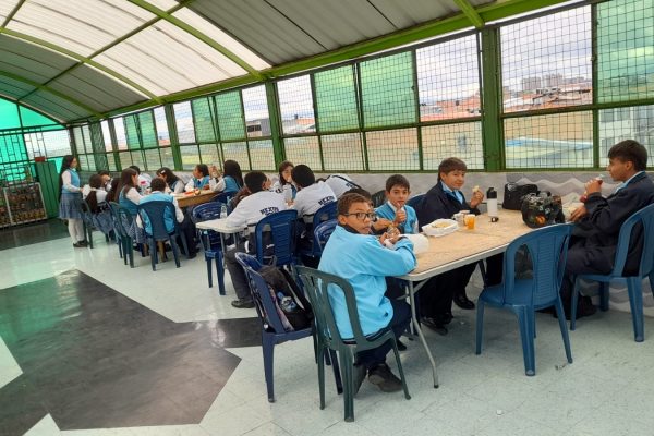 CAFETERIA2